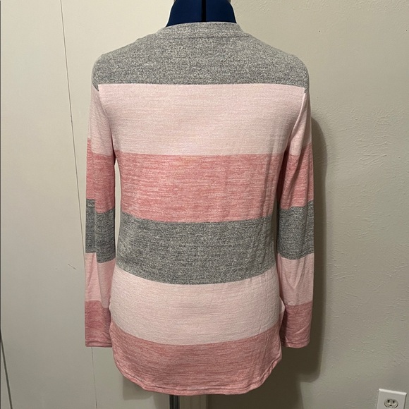 Banana Republic Luxespun Curved Hem T-shirt Gray & Pink Soft Lightweight Size S - Picture 2 of 10